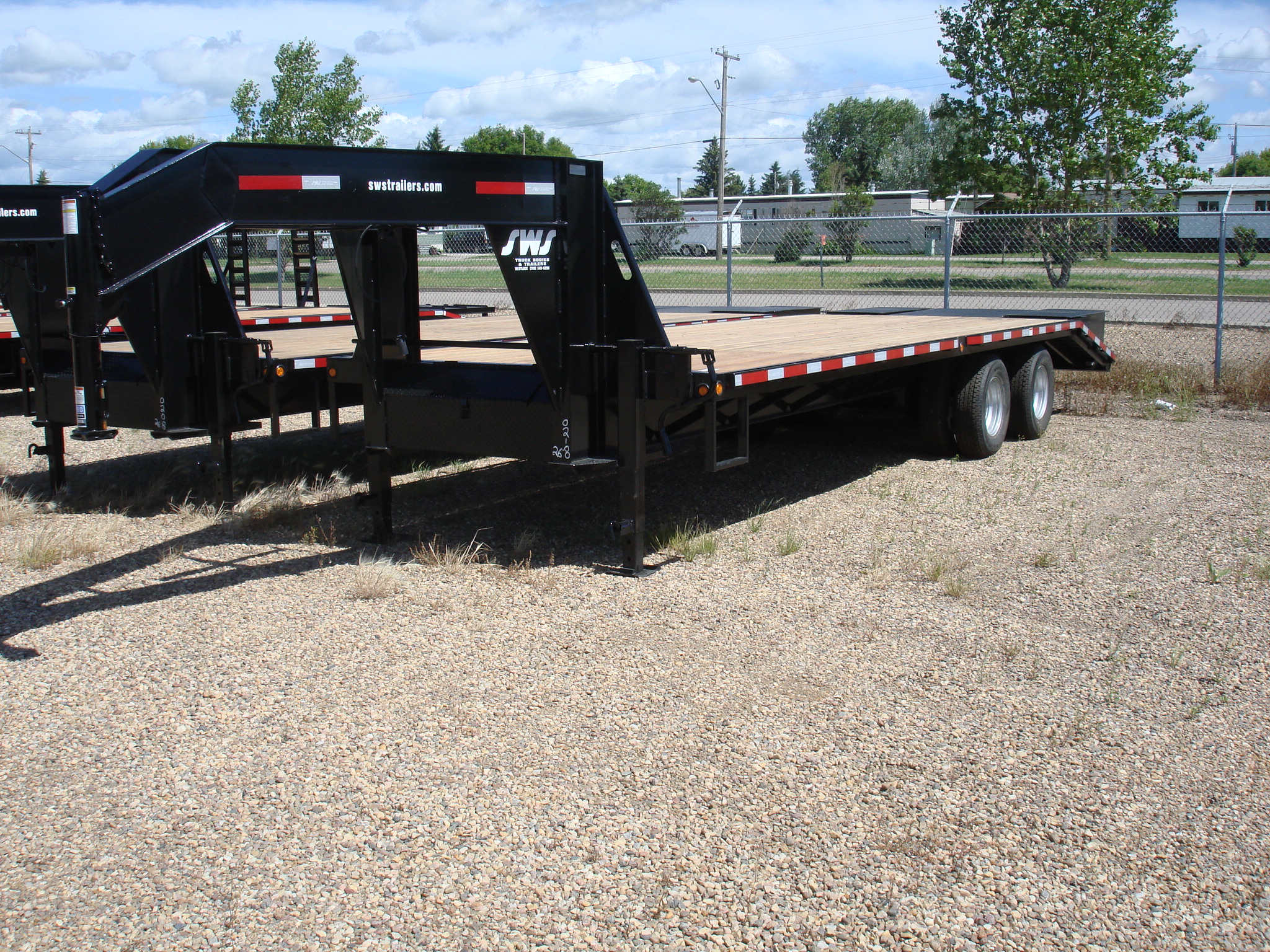 2021 26′ (2)10K GOOSENECK / PINTLE DUALLY WHEEL TRAILER SWS Trailers